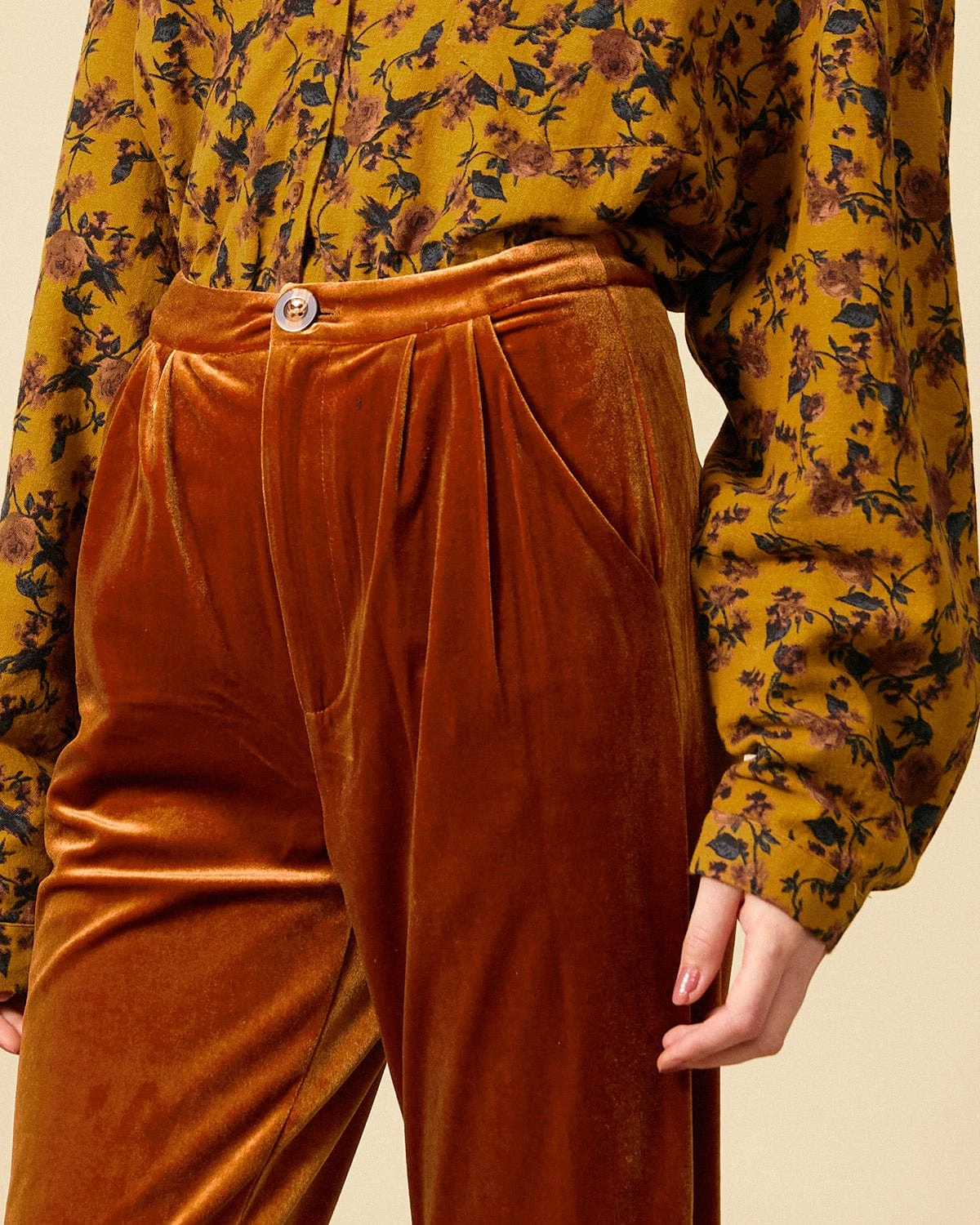 The Solid Pleated High Waisted Velvet Pants 2 The Solid Pleated High Waisted Velvet Pants - Image 2