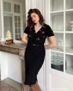 The Floral Embroidered Crop Tee 12 The Floral Embroidered Crop Tee -Outlet Dress Mix Up Store 4