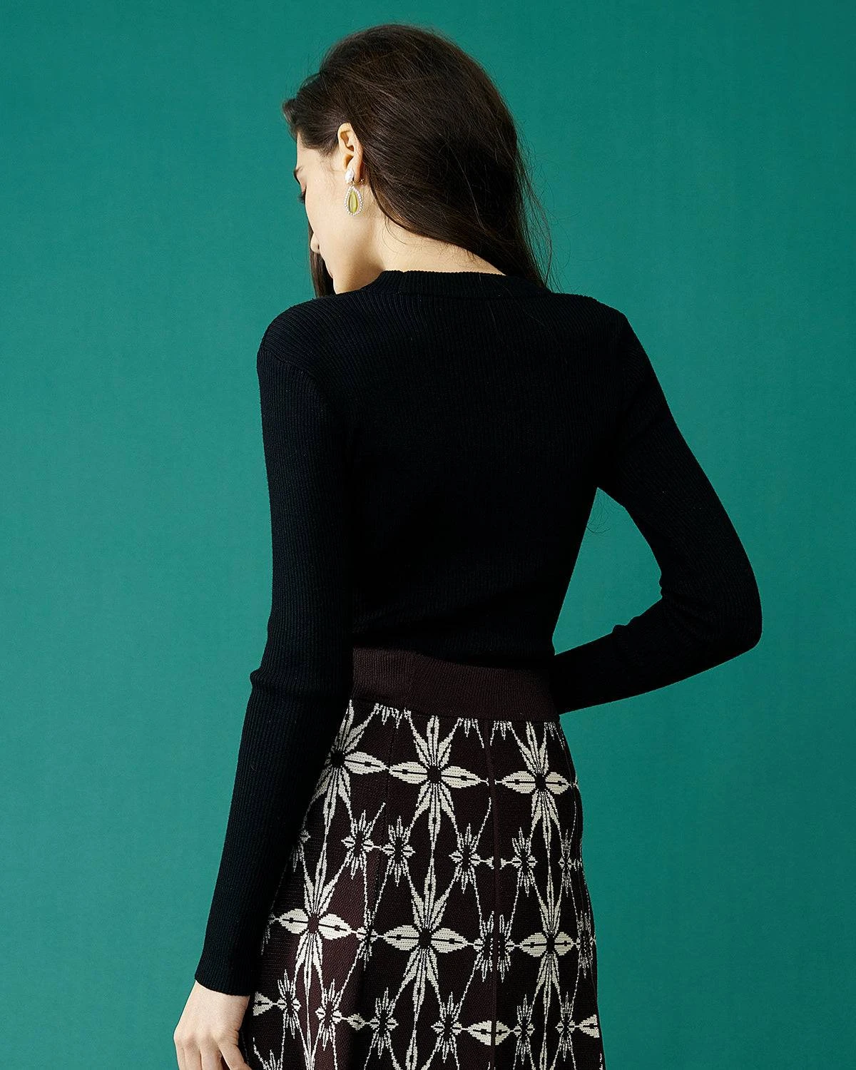 The Slim-Fitting Cutout Knit Top 6 The Slim-Fitting Cutout Knit Top - Image 6