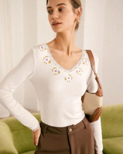 The Beige V Neck Floral Embroidery Knit Top -Outlet Dress Mix Up Store the beige v neck floral embroidery knit top tops l6cc3j
