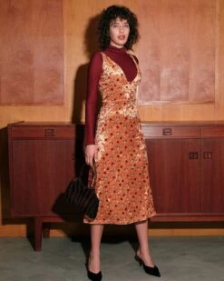 The Floral Printed Velvet Sling Midi Dress 7 The Floral Printed Velvet Sling Midi Dress -Outlet Dress Mix Up Store the floral velvet midi dress dresses nvkmia