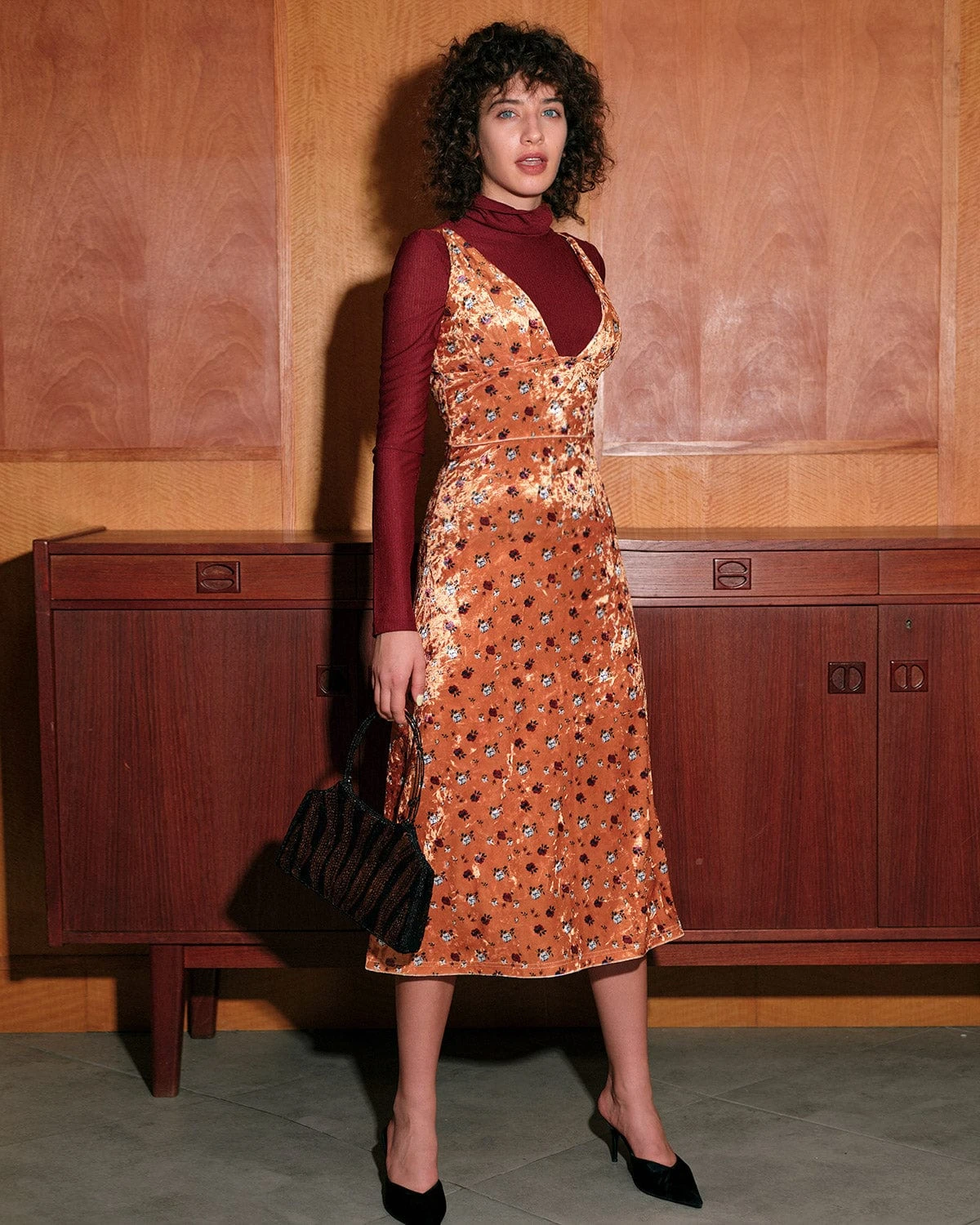 The Floral Printed Velvet Sling Midi Dress 3 The Floral Printed Velvet Sling Midi Dress - Image 3