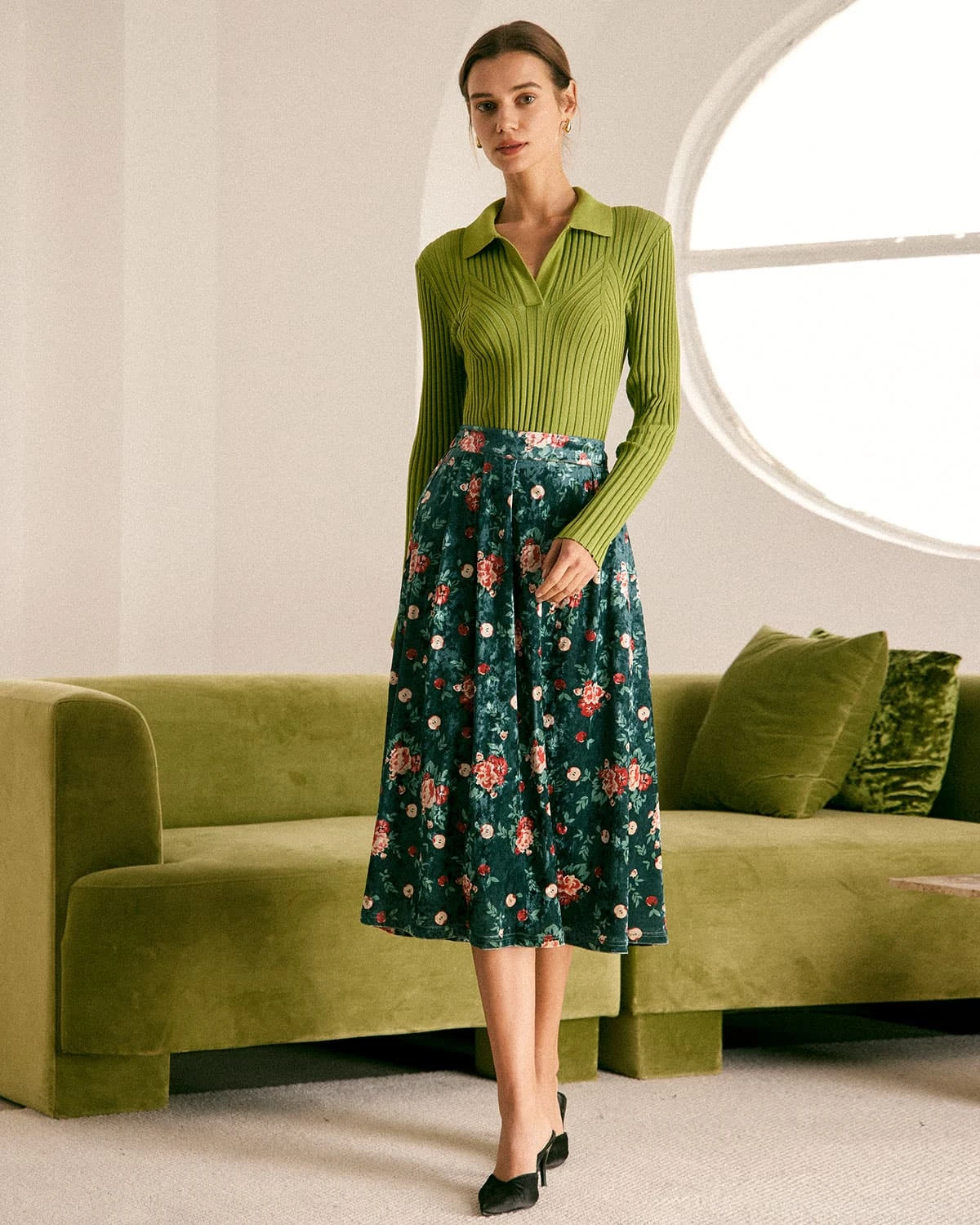 The Green Elastic Waist Floral Velvet Midi Skirt 4 The Green Elastic Waist Floral Velvet Midi Skirt - Image 4