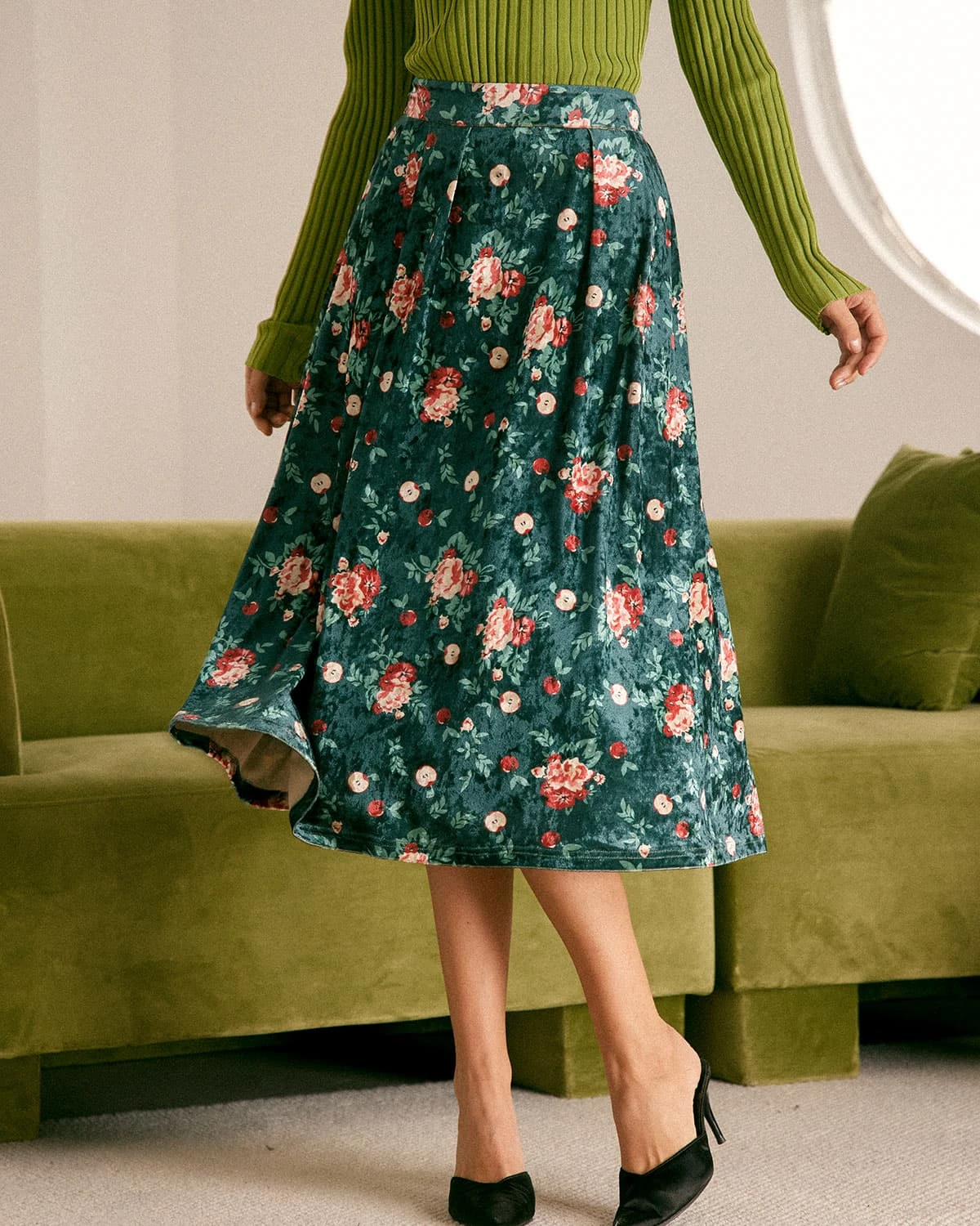 The Green Elastic Waist Floral Velvet Midi Skirt 2 The Green Elastic Waist Floral Velvet Midi Skirt - Image 2