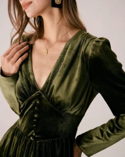 The Green V Neck Velvet Ruched Midi Dress -Outlet Dress Mix Up Store the green v neck velvet ruched midi dress dresses x0dkss