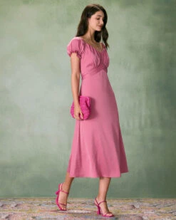 The Pink Sweetheart Neck Ruched Satin Midi Dress -Outlet Dress Mix Up Store the pink ruched satin midi dress dresses uyxcs3