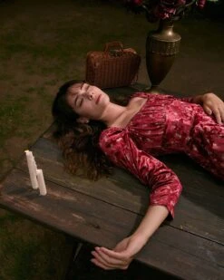 The Red Square Neck Floral Velvet Midi Dress -Outlet Dress Mix Up Store the red square neck velvet midi dress dresses 0gvosz 632983