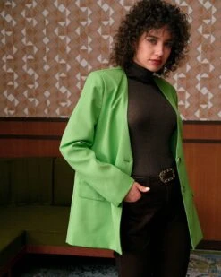 The Solid V Neck Button-up Blazer 10 The Solid V Neck Button-up Blazer -Outlet Dress Mix Up Store the solid color v neck blazer outerwear urcdrg