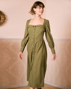 The Green Sweetheart Neck Button Midi Dress -Outlet Dress Mix Up Store the sweetheart neck button midi dress dresses rxxnau