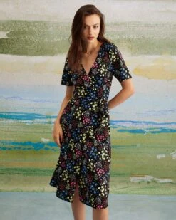 The Black V Neck Floral Tie Back Midi Dress -Outlet Dress Mix Up Store the v neck floral wrap dress dresses cy7vju