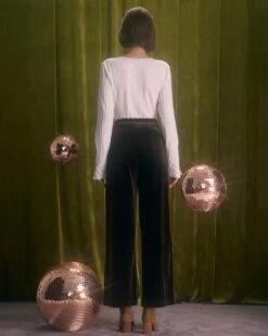 The White V Neck Lace Trim Textured Tee -Outlet Dress Mix Up Store the v neck lace trim textured top tops 02dmpn