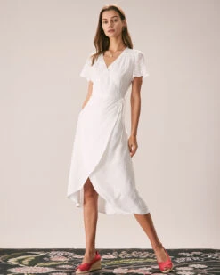 The White V Neck Dobby Mesh Midi Dress 10 The White V Neck Dobby Mesh Midi Dress -Outlet Dress Mix Up Store the white v neck dobby mesh midi dress dresses yipykp